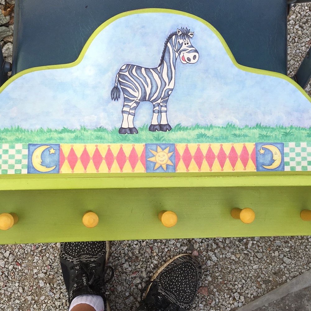 Kids wall shelf